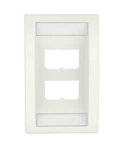 Placa de Pared Vertical Ejecutiva, Salida Para 4 Puertos Mini-Com, Con Espacios Para Etiquetas, Color Blanco Mate