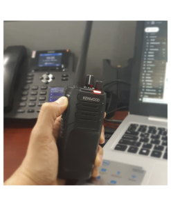 136-174 MHz, NXDN-Analógico, Intrínseco, 5 Watts, 64 Canales, Roaming, Encriptación, GPS, Inc. antena, batería, cargador y clip - Imagen 8